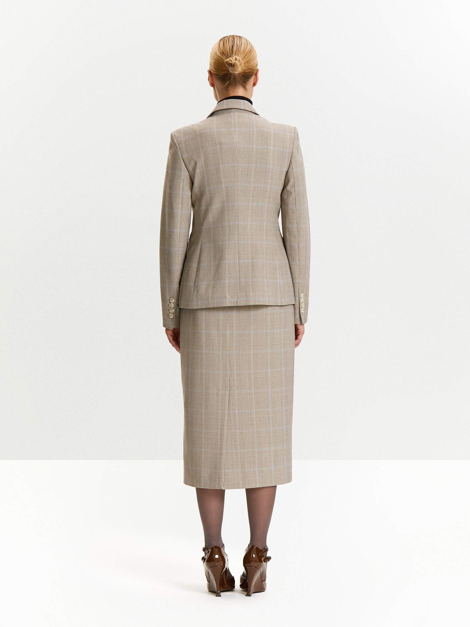 Однобортный жакет в клетку